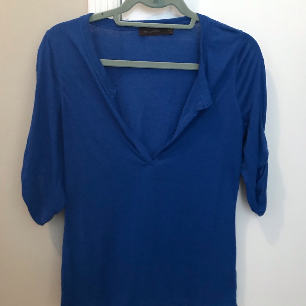 Limited 3/4 sleeve blue shirt